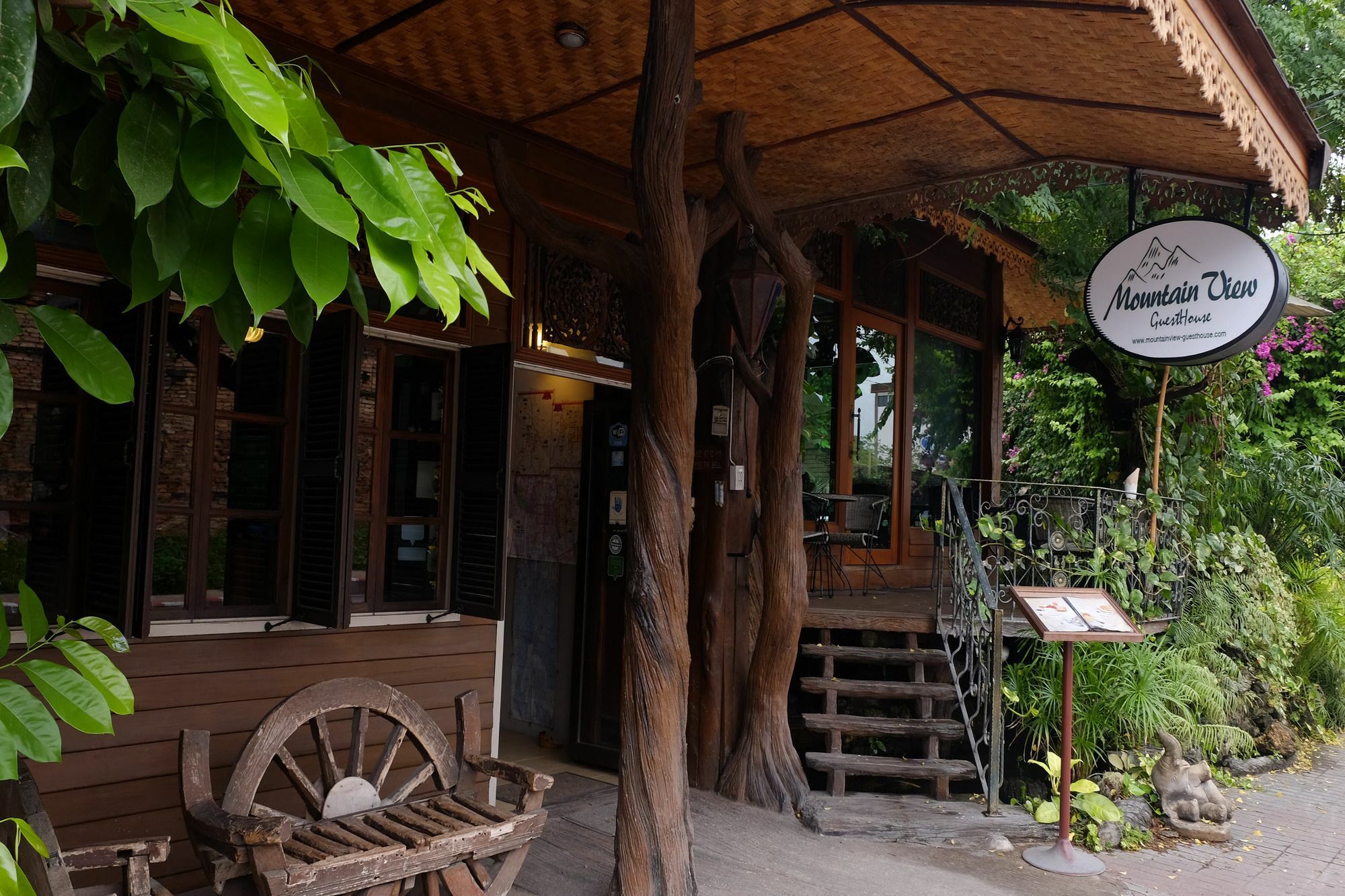 Mountain View Guesthousechiangmai บ้านพัก